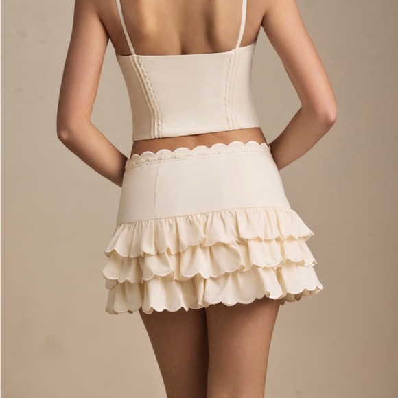 Oh Polly Cream Ruffled Mini Skirt ✨ NEW WITH TAGS ✨ - Picture 2 of 4